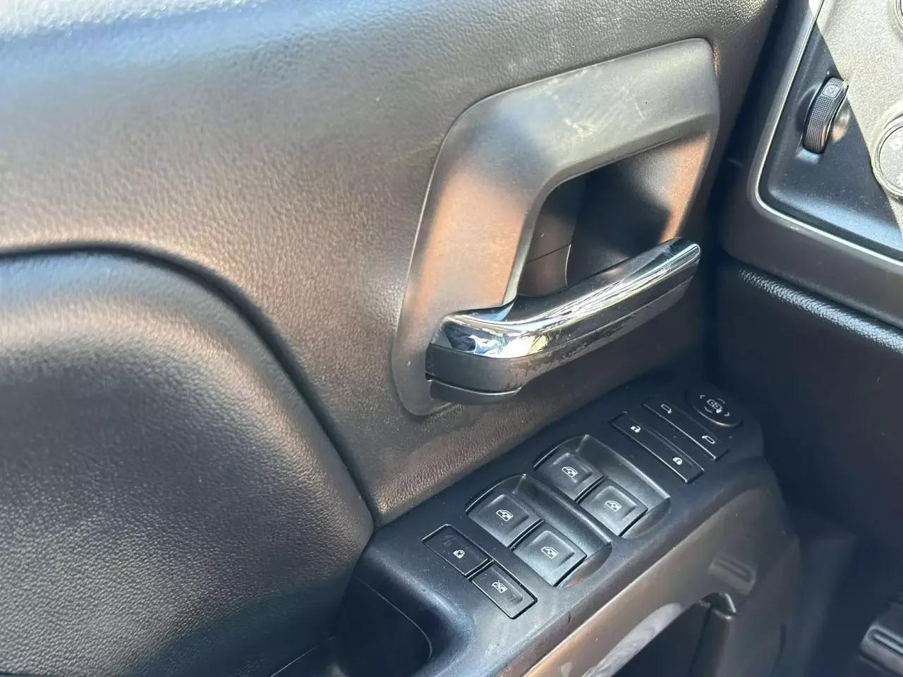 Chevrolet Silverado 1500 2018 - Image 12