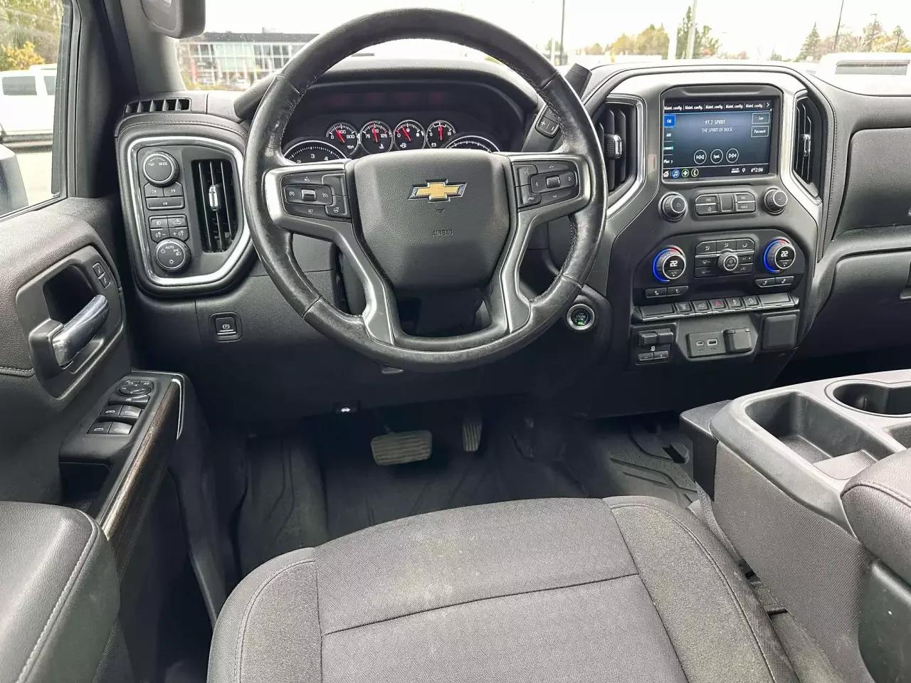 Chevrolet Silverado 2500HD 2022 - Image 11