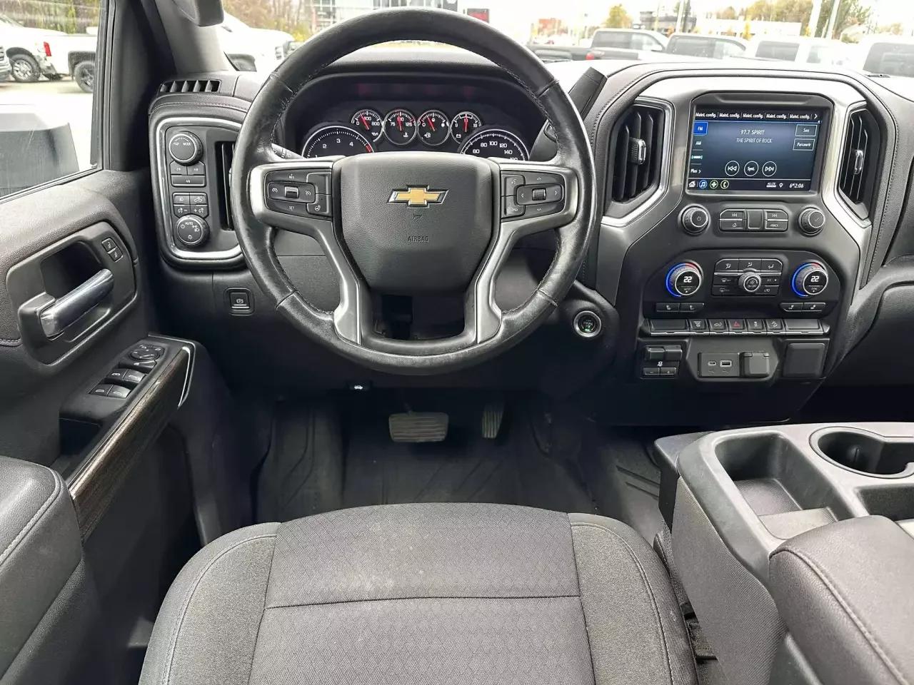Chevrolet Silverado 2500HD 2022 - Image 12