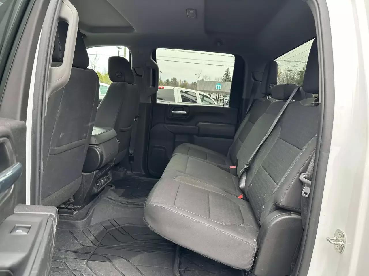 Chevrolet Silverado 2500HD 2022 - Image 23