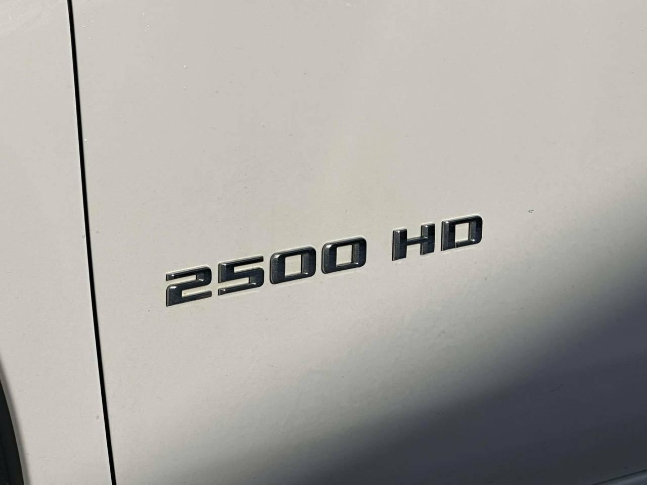 Chevrolet Silverado 2500HD 2022 - Image 32