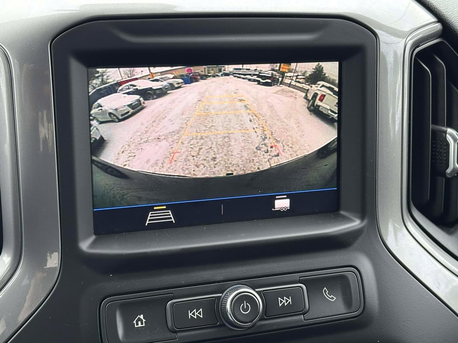 Chevrolet Silverado 1500 2021 - Image 18