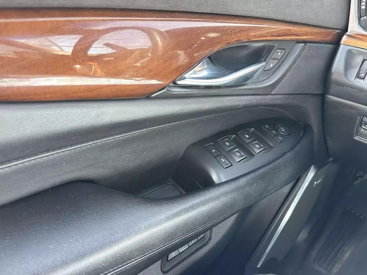 Cadillac Escalade 2015 - Image 13