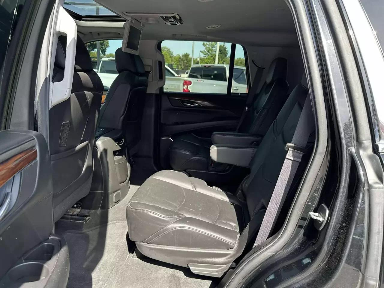 Cadillac Escalade 2015 - Image 26