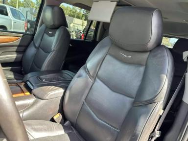 Cadillac Escalade 2015 - Thumbnail 31