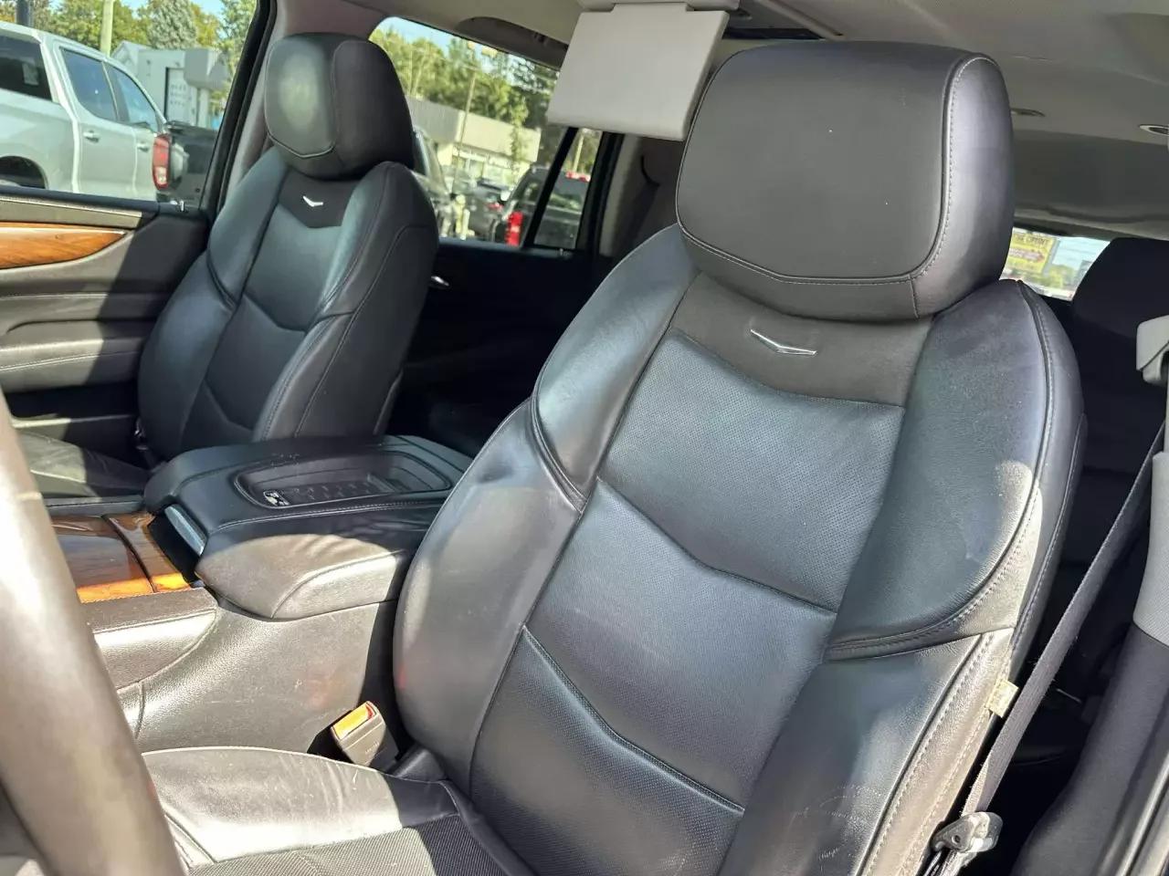 Cadillac Escalade 2015 - Image 31