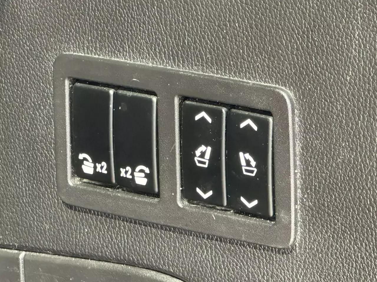 Cadillac Escalade 2015 - Image 35