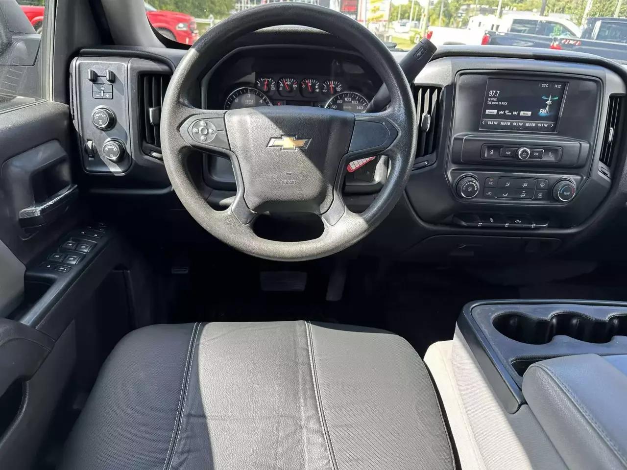 Chevrolet Silverado 1500 2018 - Image 11