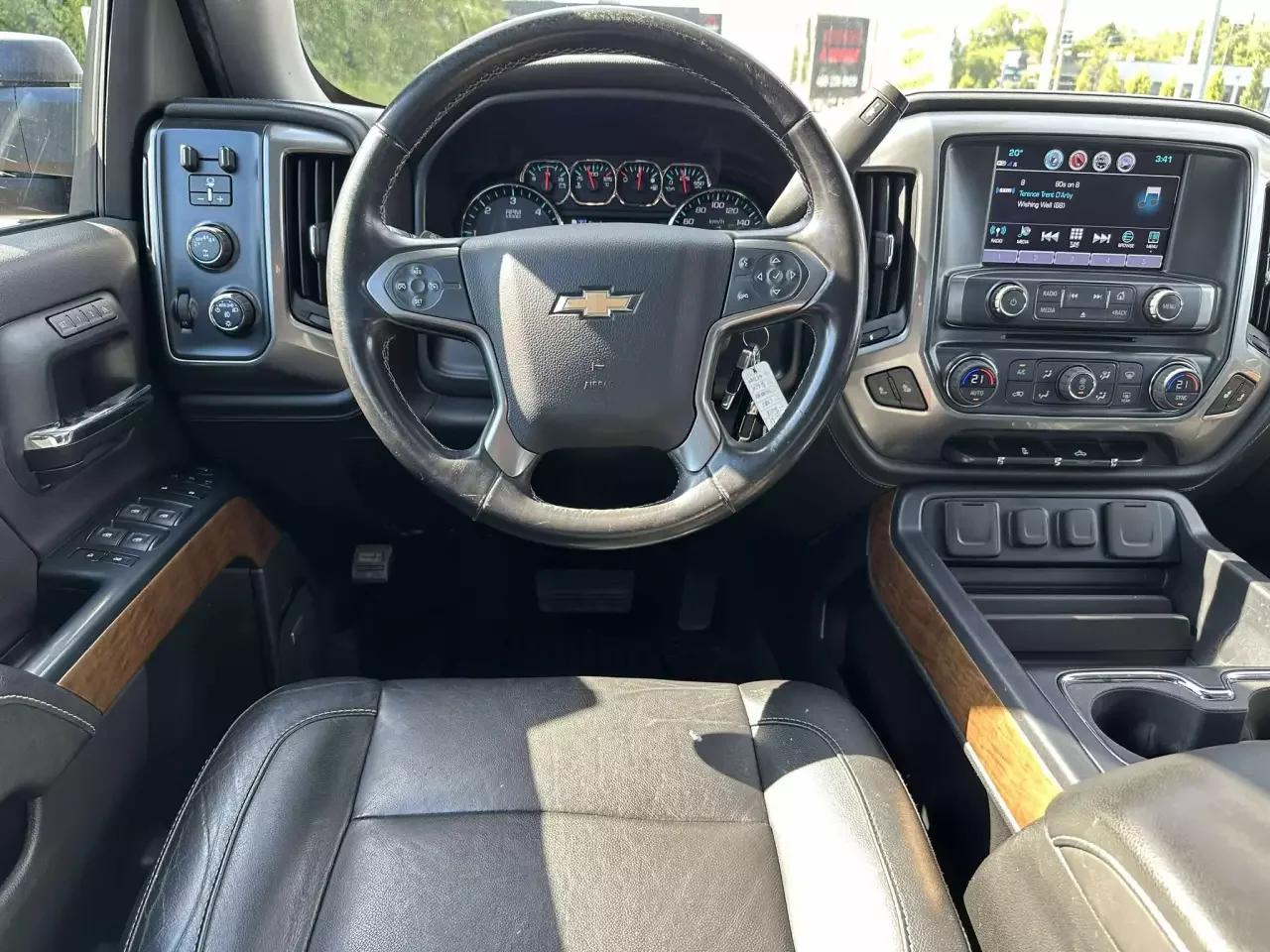 Chevrolet Silverado 1500 2018 - Image 11