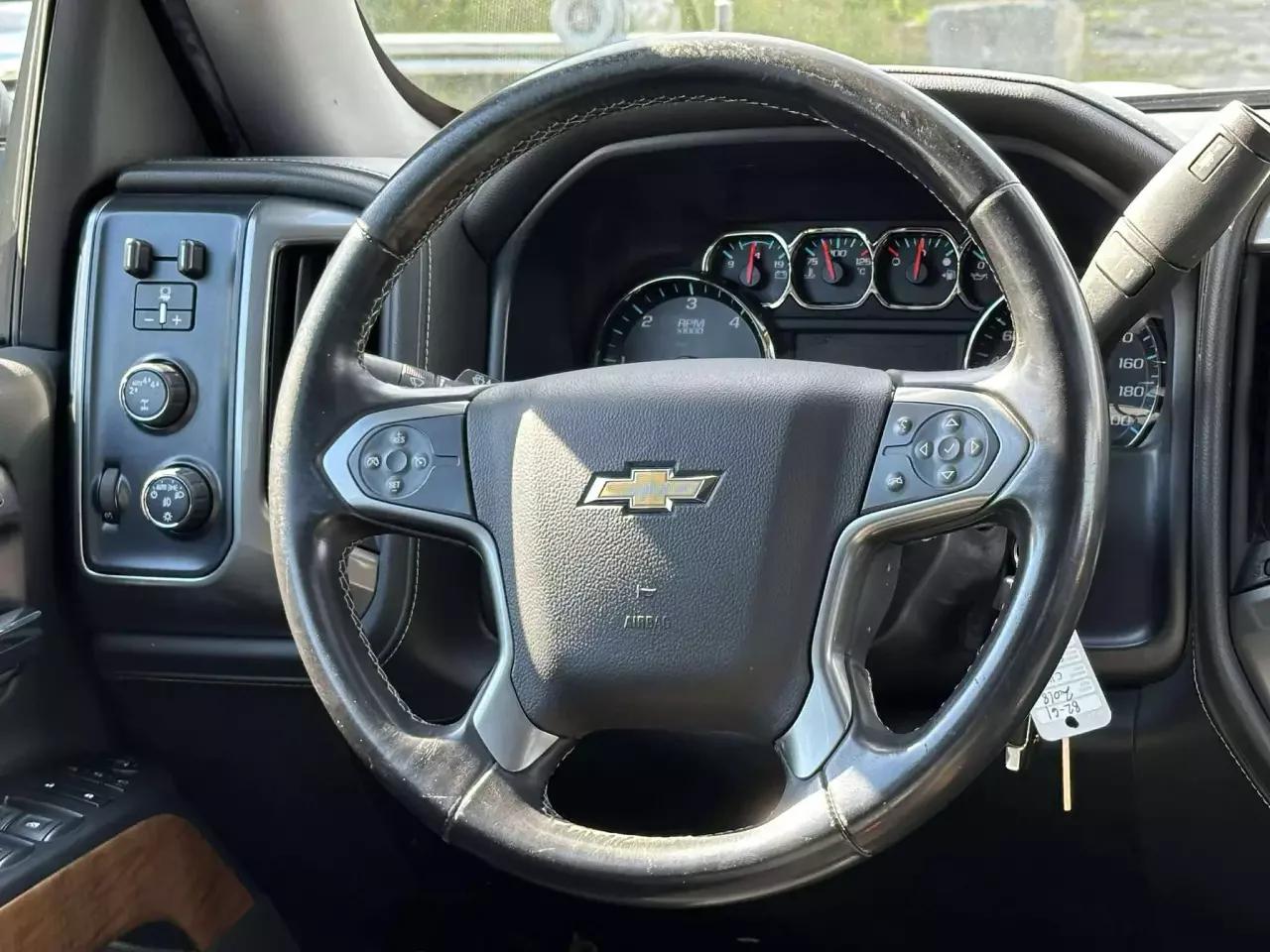 Chevrolet Silverado 1500 2018 - Image 16