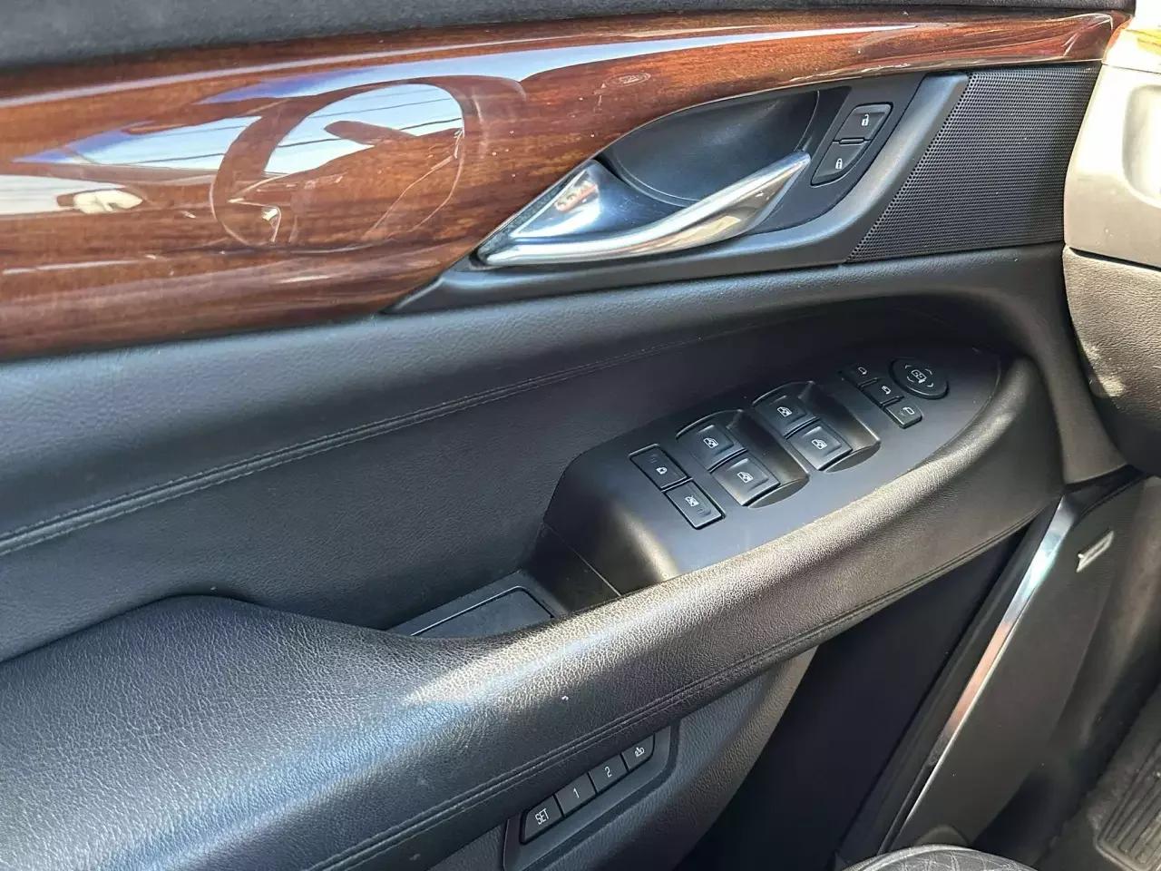 Cadillac Escalade 2015 - Image 13