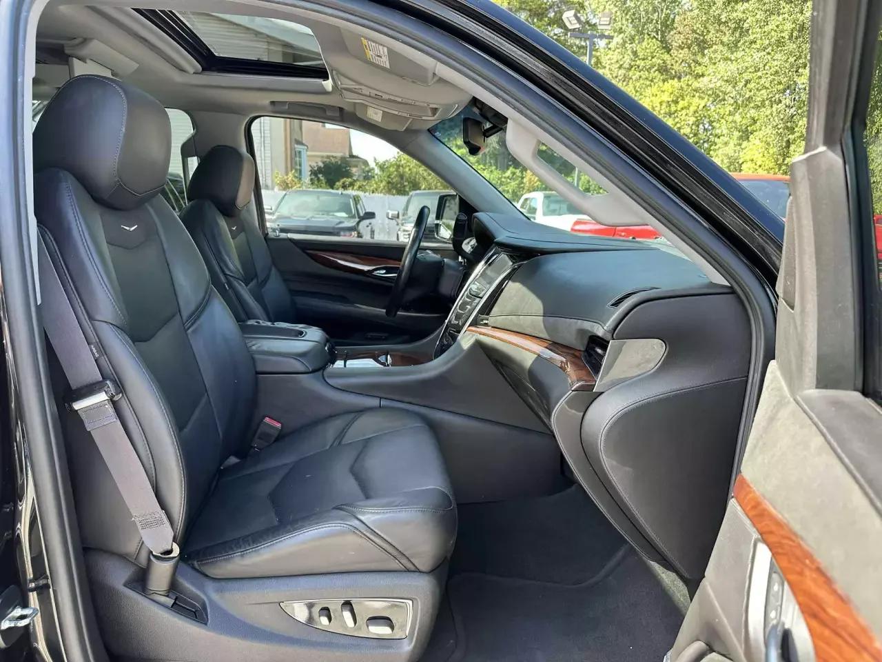 Cadillac Escalade 2015 - Image 29