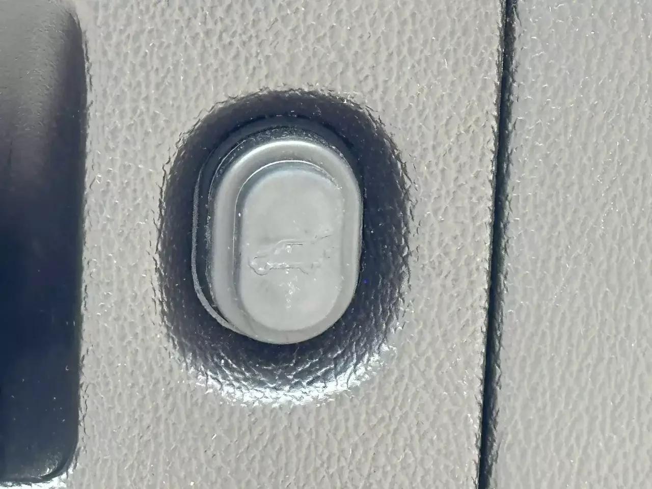 Cadillac Escalade 2015 - Image 33