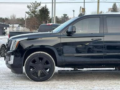 Cadillac Escalade 2015 - Thumbnail 38