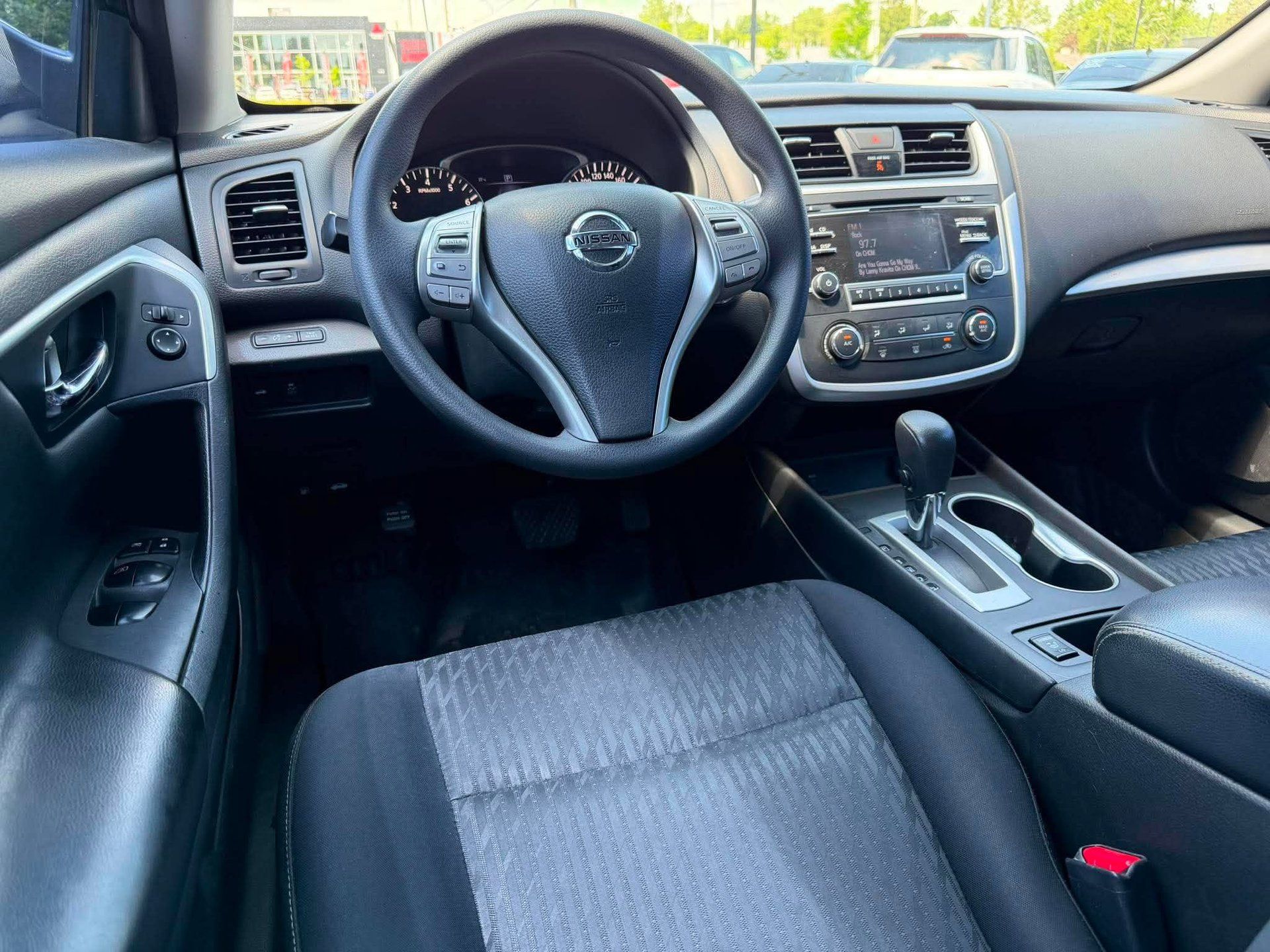 Nissan Altima 2018 - Image 9 
