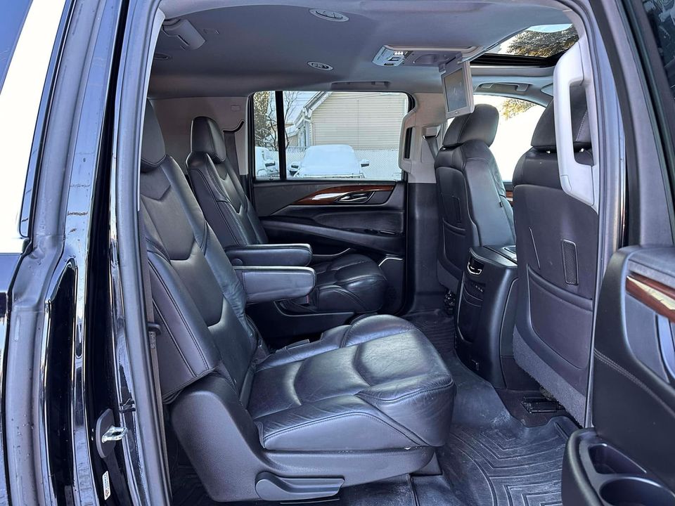 Cadillac Escalade ESV 2019 - Image 28