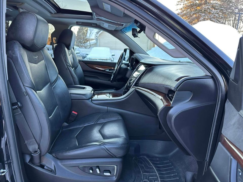 Cadillac Escalade ESV 2019 - Image 29