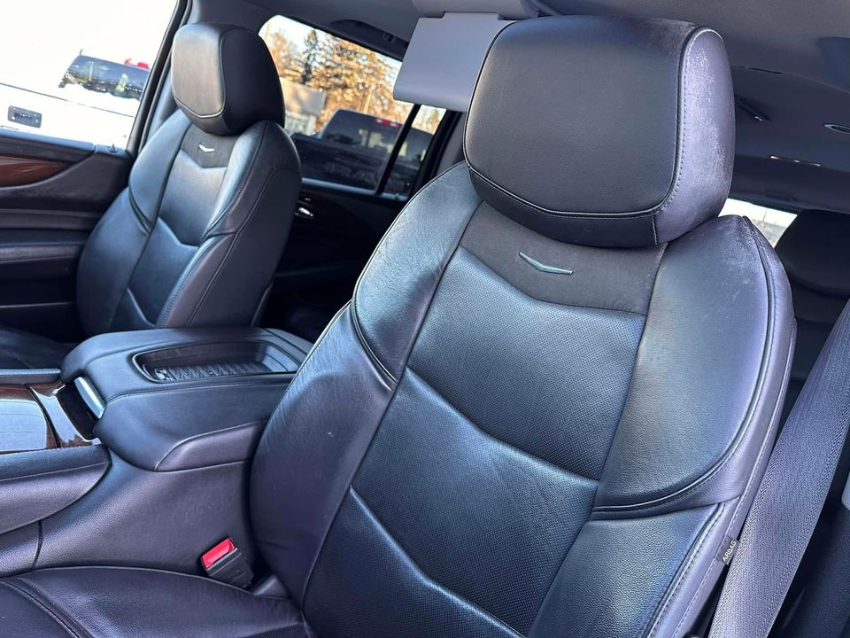 Cadillac Escalade ESV 2019 - Image 30