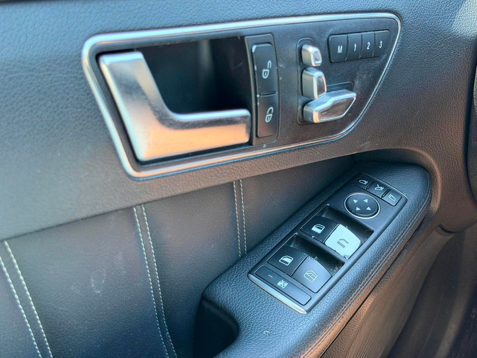 Mercedes-Benz E 400 2016 - Image 13