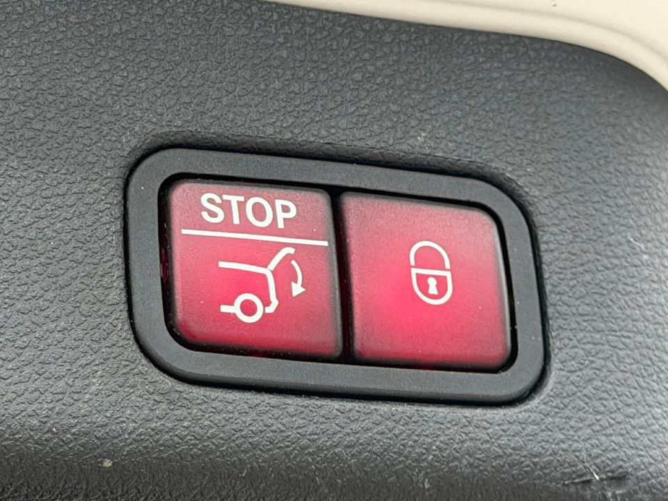 Mercedes-Benz GLE 550 2016 - Image 34