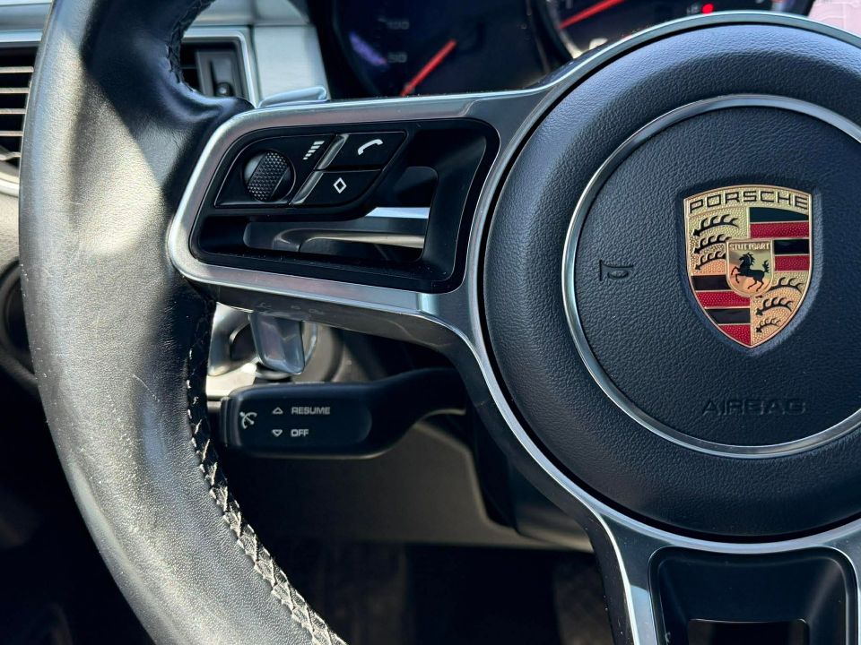 Porsche Macan 2017 - Image 17