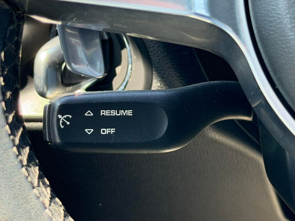 Porsche Macan 2017 - Image 16