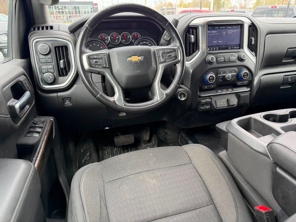 Chevrolet Silverado 2500HD 2022 - Image 11