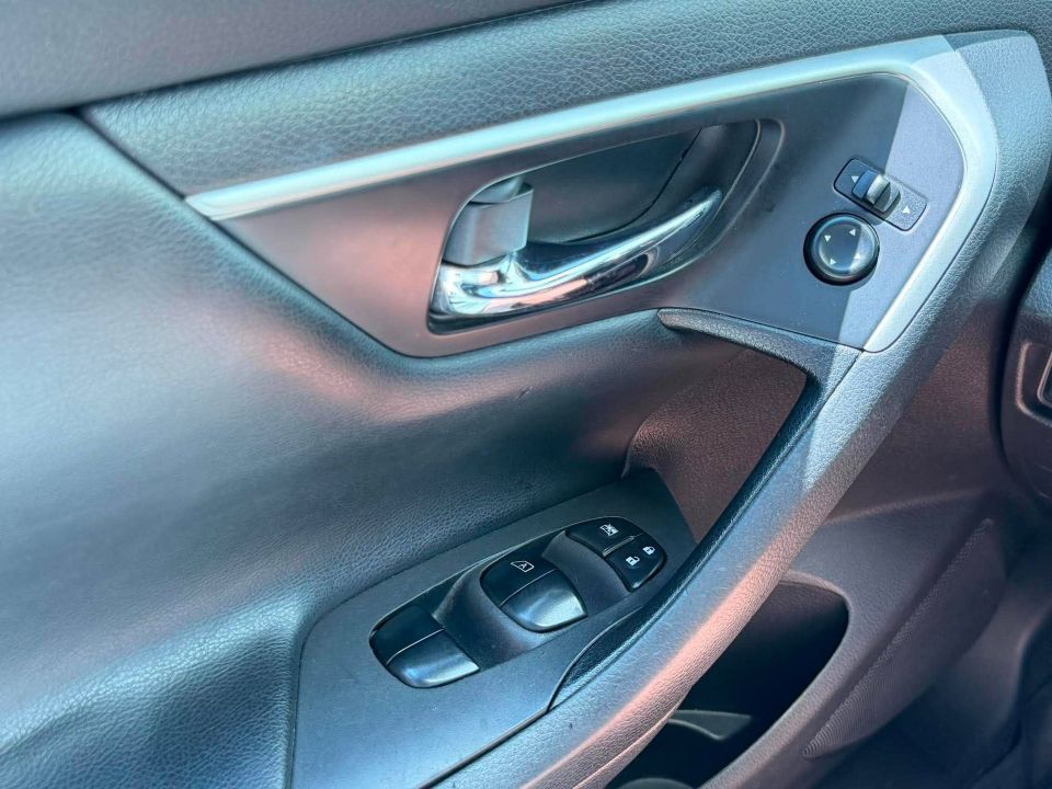 Nissan Altima 2018 - Image 12