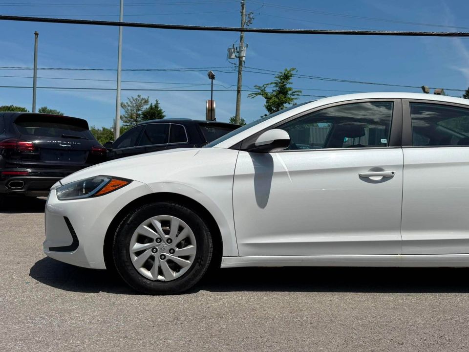 Hyundai Elantra 2017 - Image 25