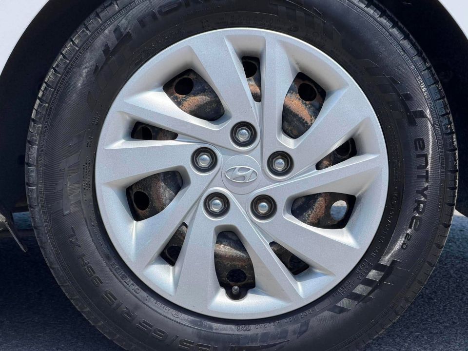 Hyundai Elantra 2017 - Image 26
