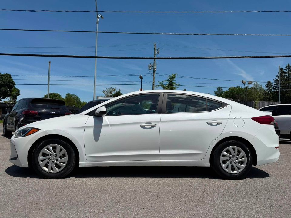 Hyundai Elantra 2017 - Image 2