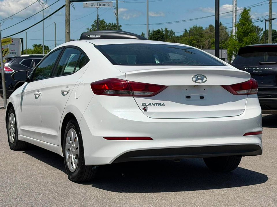 Hyundai Elantra 2017 - Image 3