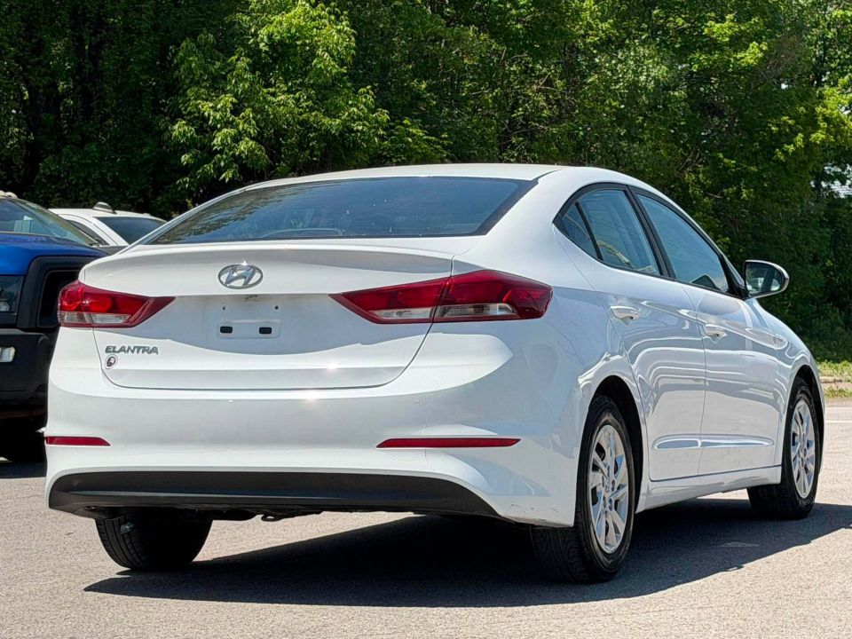 Hyundai Elantra 2017 - Image 5