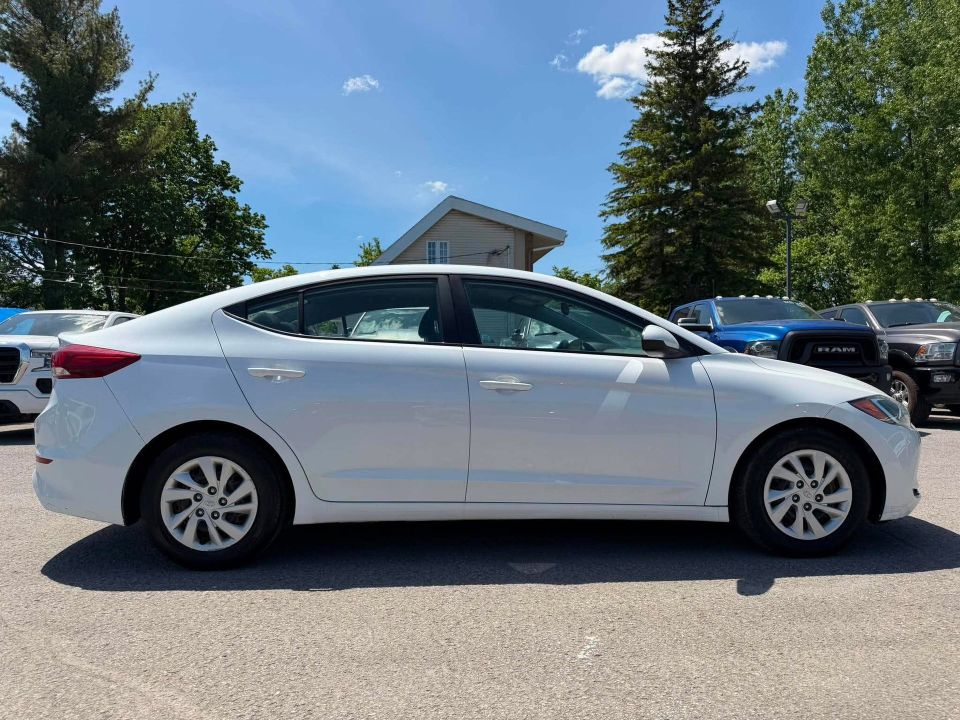 Hyundai Elantra 2017 - Image 6