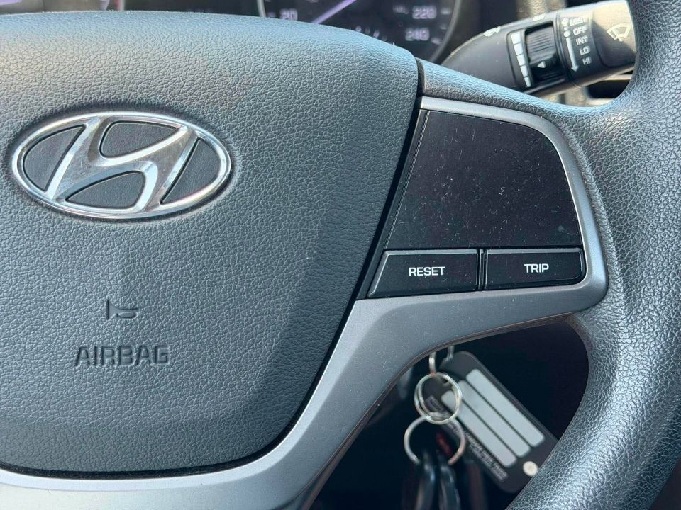 Hyundai Elantra 2017 - Image 15