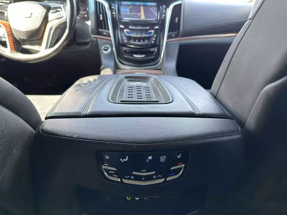 Cadillac Escalade 2015 - Image 28