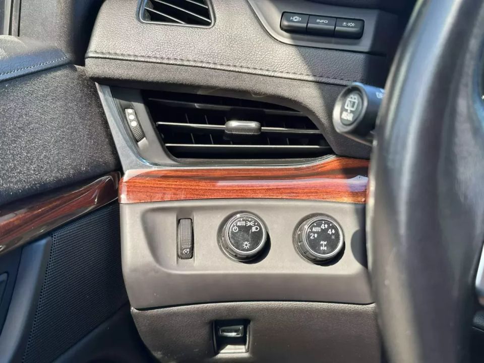 Cadillac Escalade 2015 - Image 15