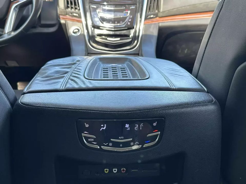Cadillac Escalade 2015 - Image 27