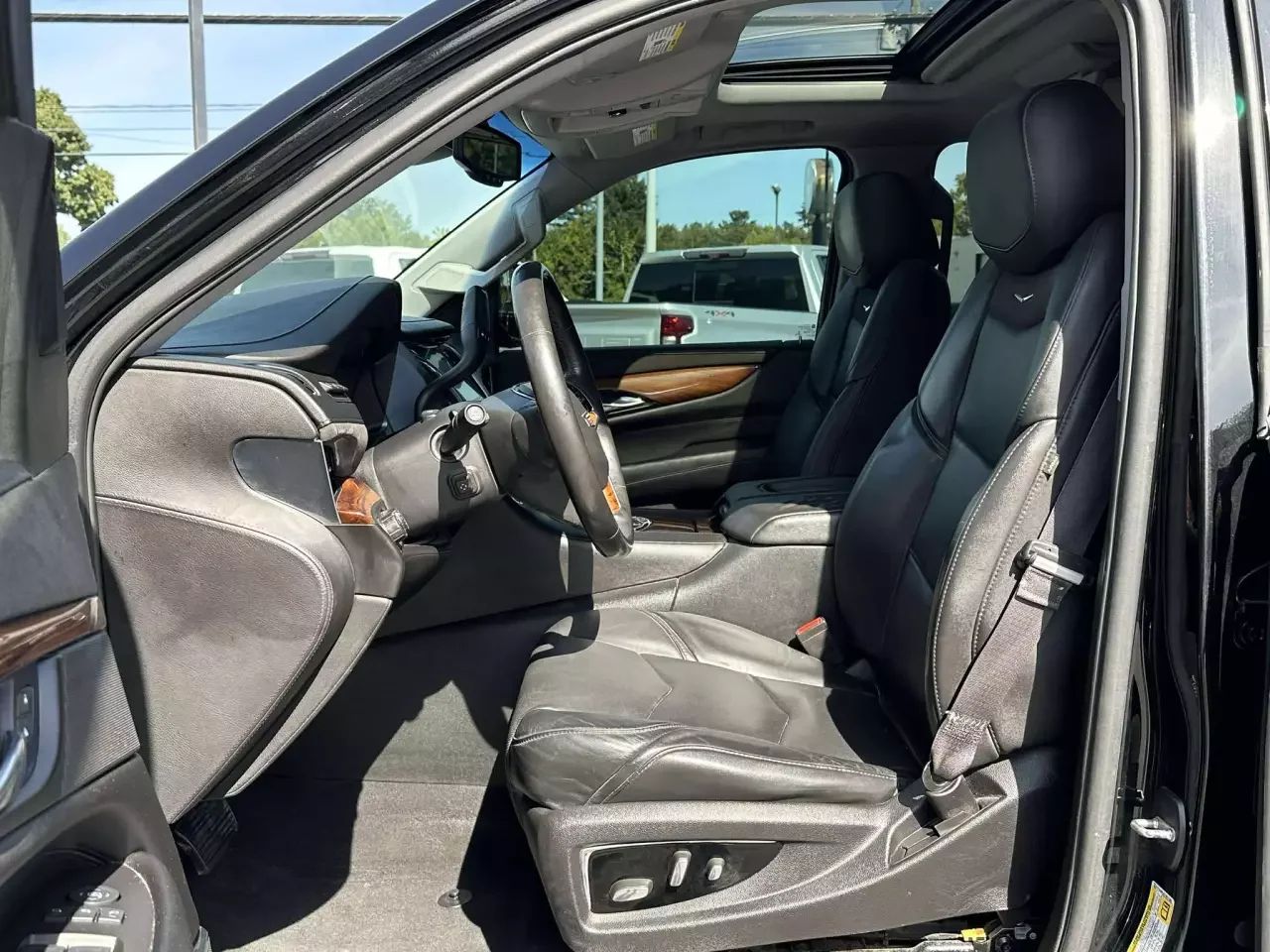 Cadillac Escalade 2015 - Thumbnail 25