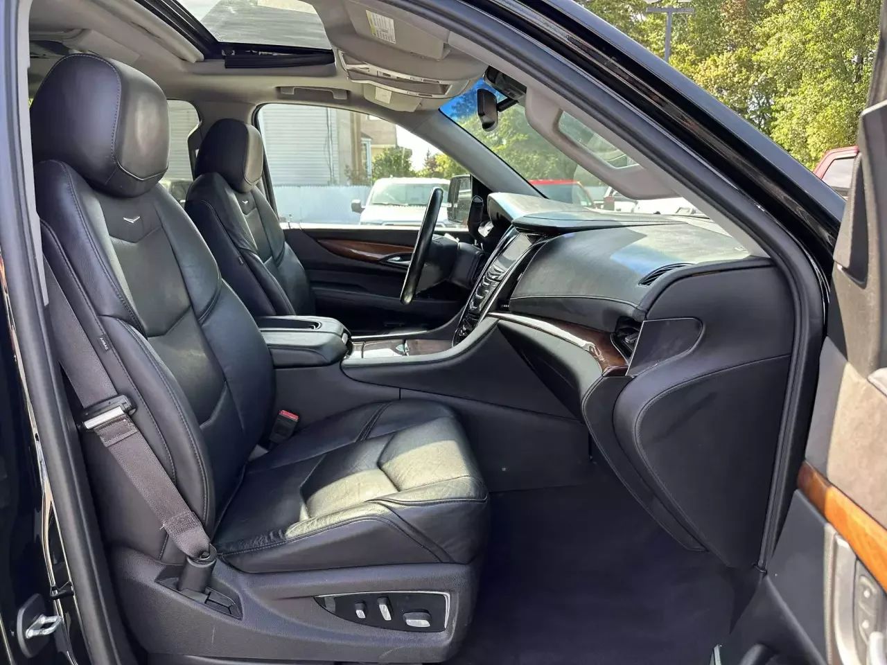 Cadillac Escalade 2015 - Thumbnail 30
